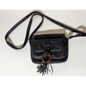 Saddle Bag Tassel Crossbody Purse Black Flap Magnetic Closure 4 Pocket